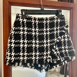 Black and White Houndstooth Skort